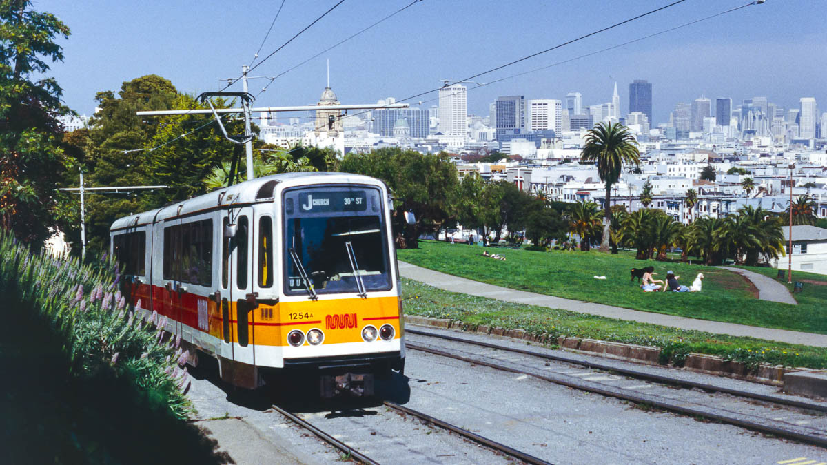 MUNI 1254 (Typ LRV) RoW/20th, San Francisco, CA