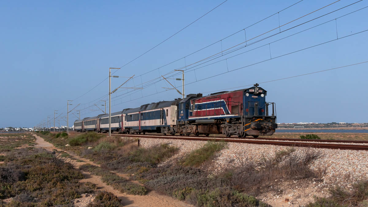 SNCFT 565 (EMD GT18B) Monastir