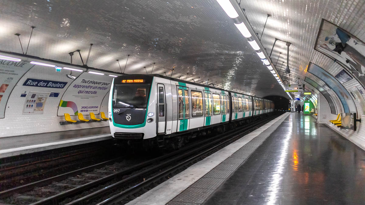 RATP 097 (Typ MF 01) Rue des Boulets, Paris