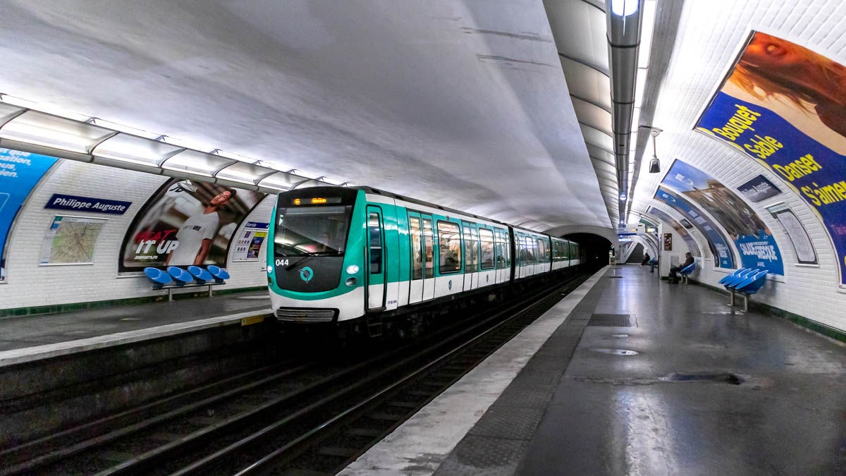 RATP 044 (Typ MF 01) Philippe Auguste, Paris