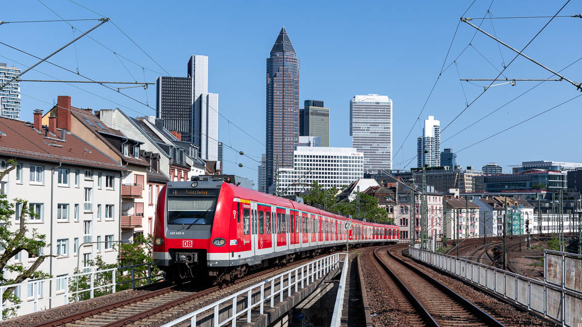 DB 423 453 Frankfurt(Main)West