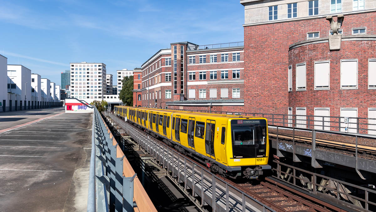 BVG 1059 (Typ IK18) Gleisdreieck, Berlin