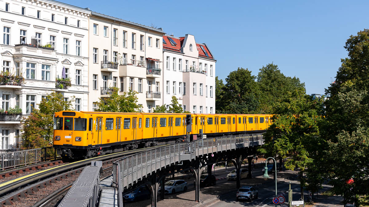 BVG 568 (Typ A3L92) Schlesisches Tor, Berlin