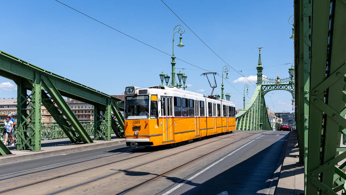 BKV 1301 (Typ ICS) Szabadság híd, Budapest
