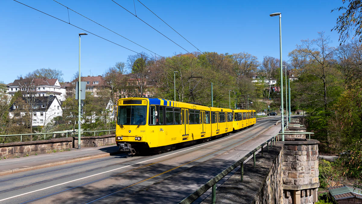 Ruhrbahn 5121 (Typ B80C) Margarethenbrücke, Essen