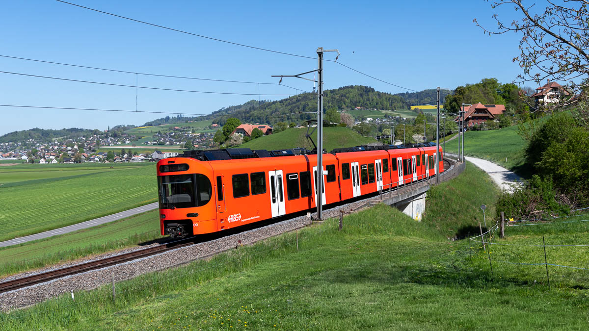 S-Bahn Bern - RBS 09 (Be 4/10 Worbla) in Vechigen (Schweiz)