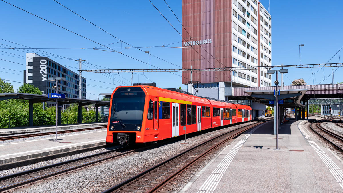 S-Bahn Bern - RBS 26 (RABe 4/12 NExT) in Worblaufen  (Schweiz)