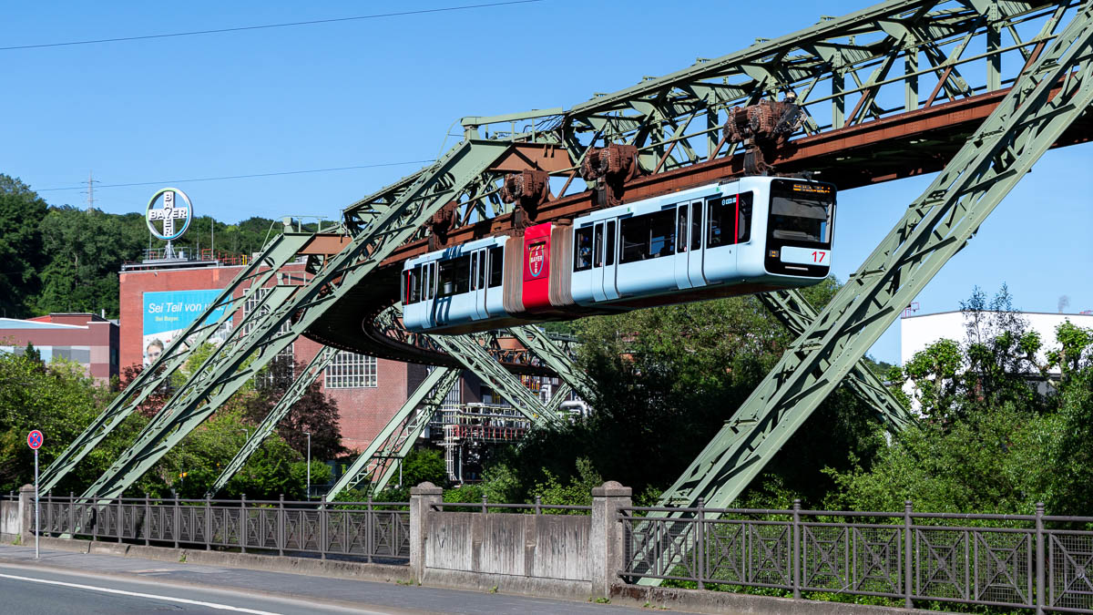Schwebebahn Wuppertal: WSW 17 in Wuppertal, Varresbecker Straße