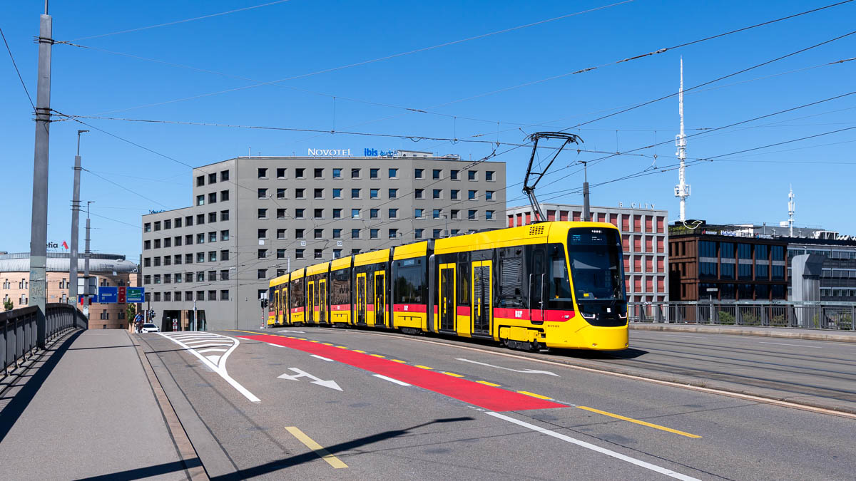 Straßenbahn Basel: BLT 4216 in Basel, Münchensteinerbrücke