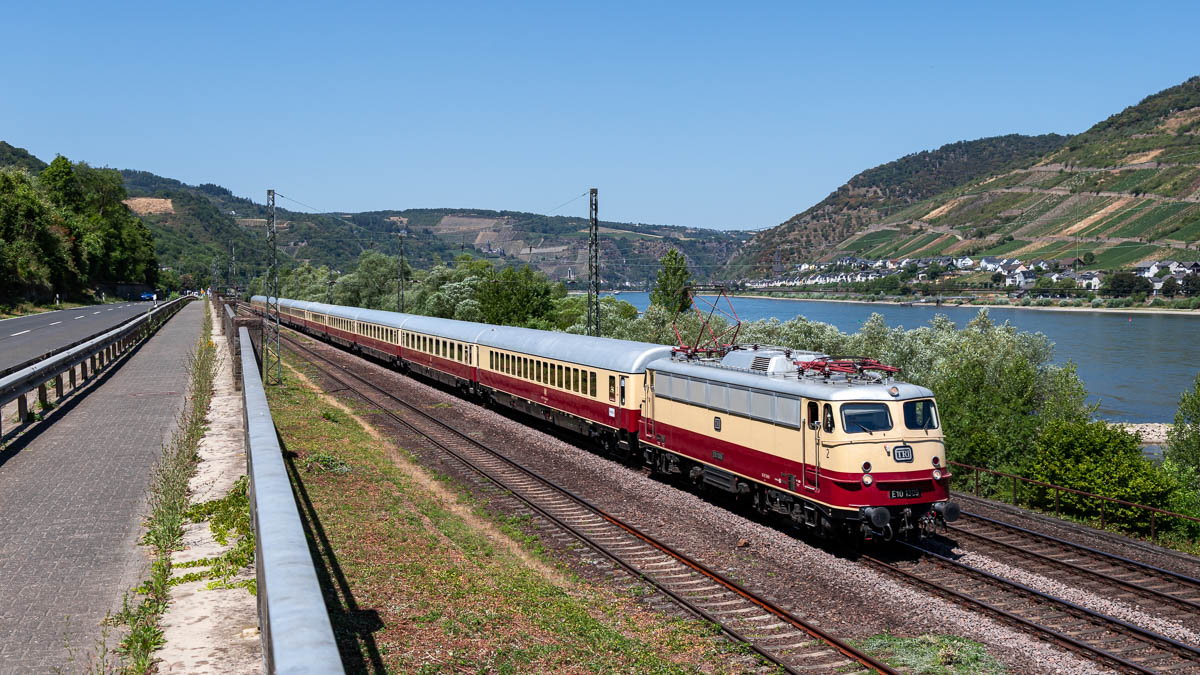 Sonderzug mit TRI 113 309 (E10 1309) in Niederheimbach