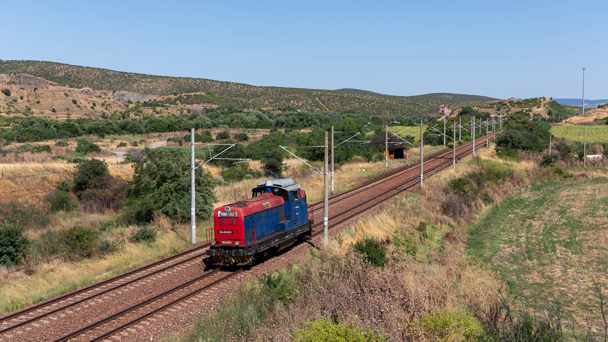Bahn in Bulgarien: PORTRAIL 55 302 in Kamenni Karieri